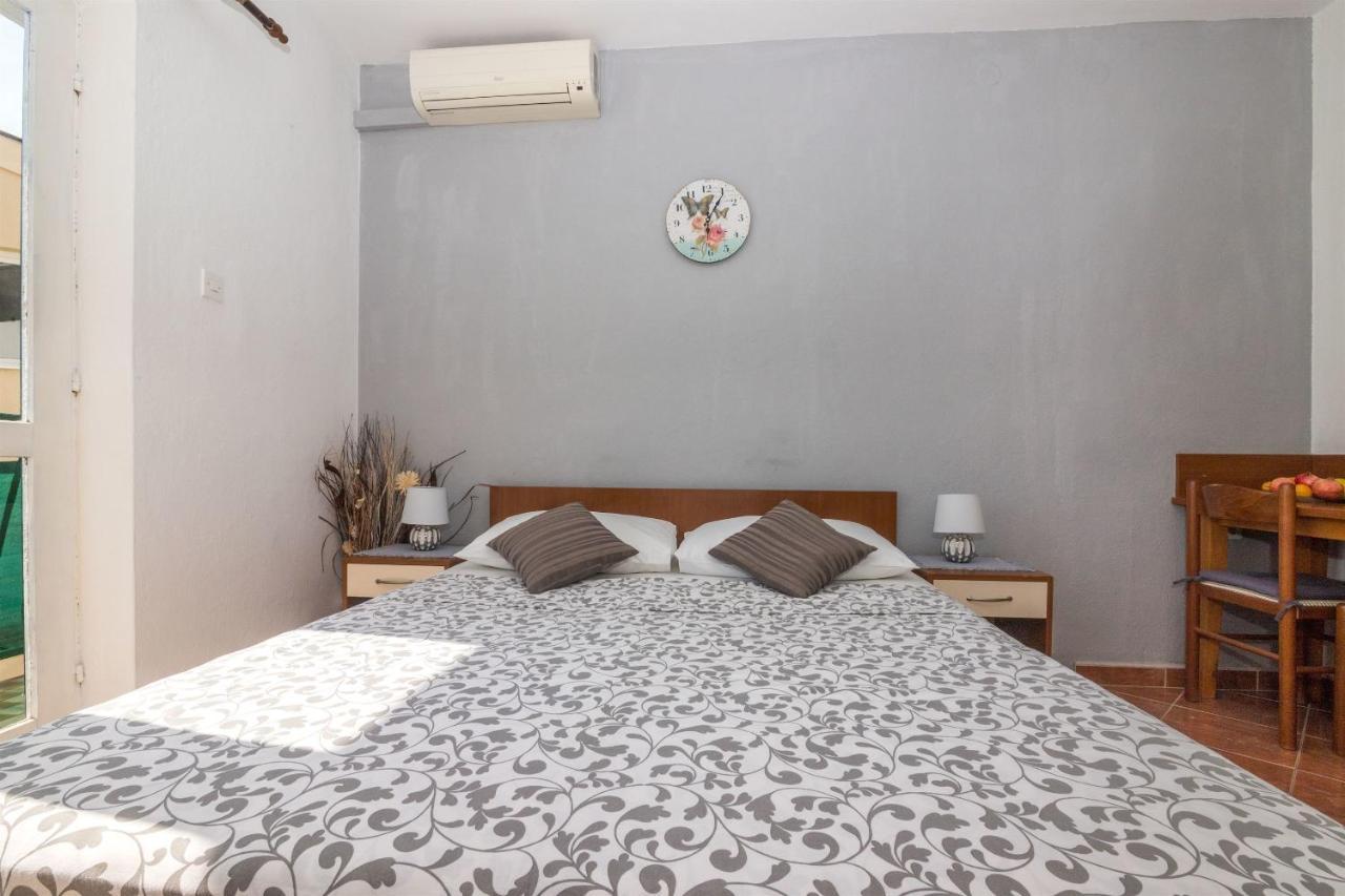 Apartments Tolj Игране Экстерьер фото