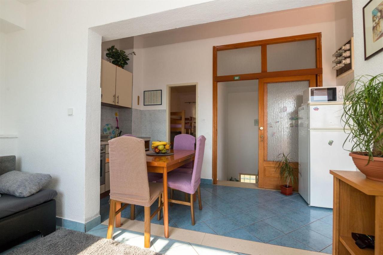 Apartments Tolj Игране Экстерьер фото