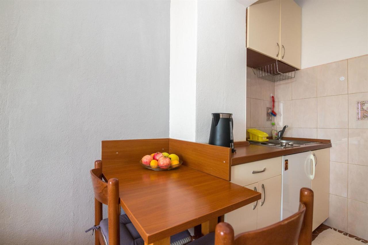 Apartments Tolj Игране Экстерьер фото