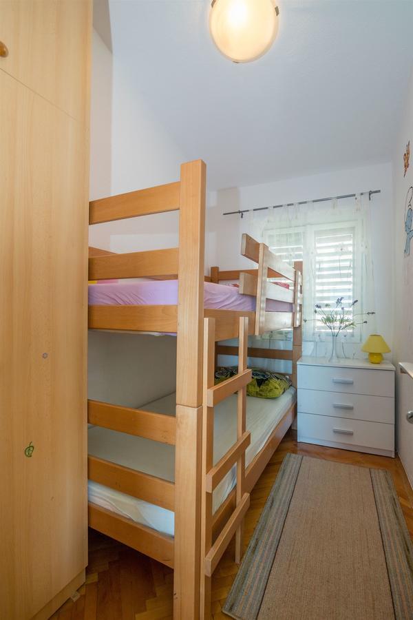 Apartments Tolj Игране Экстерьер фото