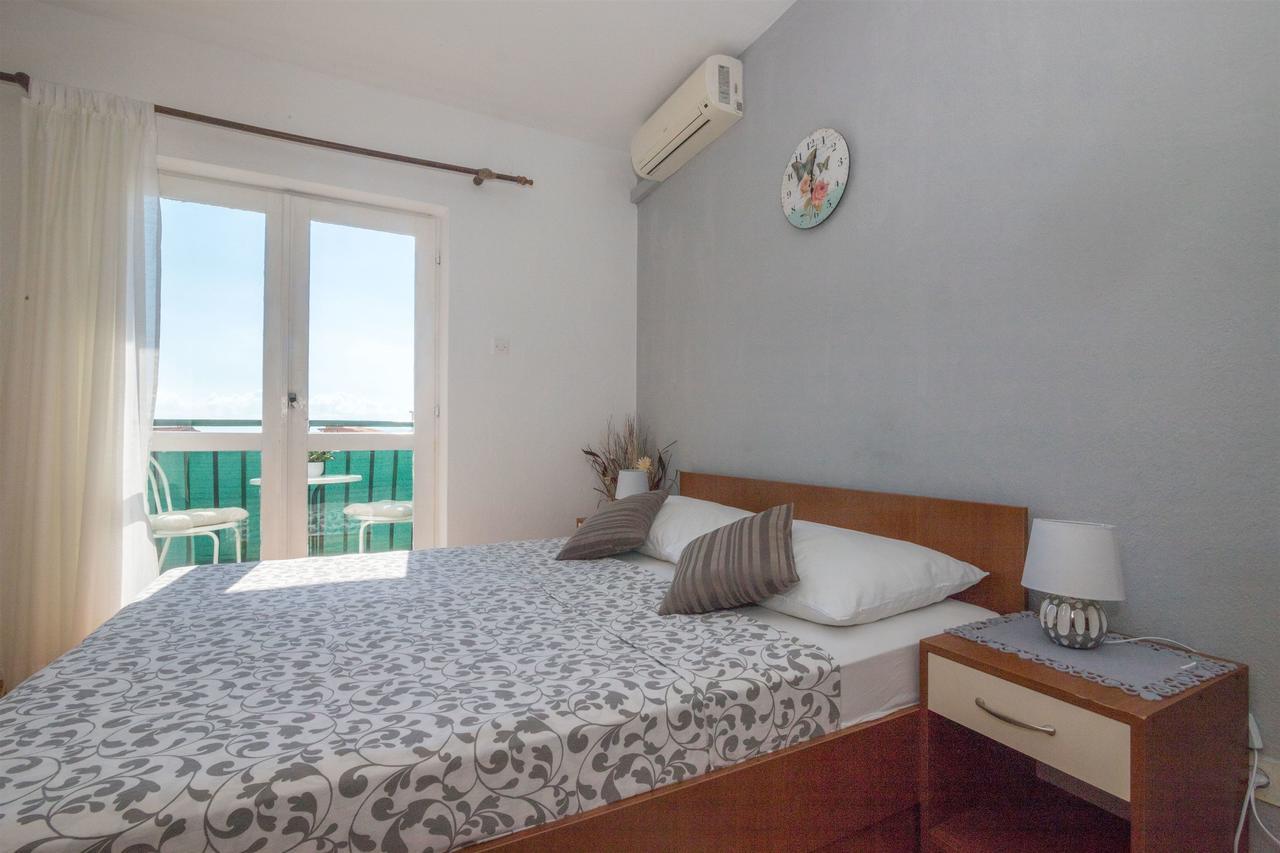 Apartments Tolj Игране Экстерьер фото