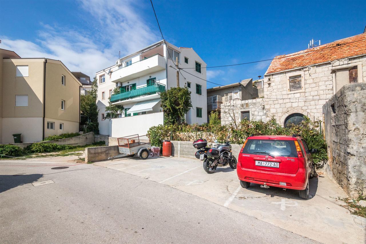 Apartments Tolj Игране Экстерьер фото