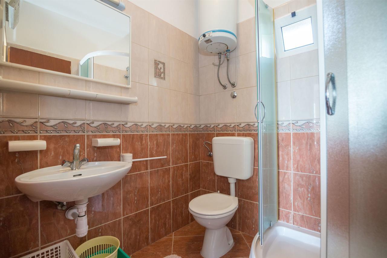 Apartments Tolj Игране Экстерьер фото